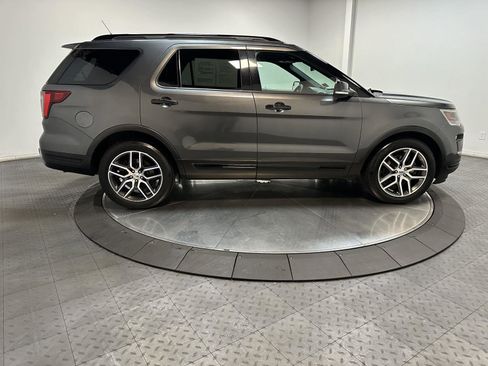Used 2018 Ford Explorer Sport image 15