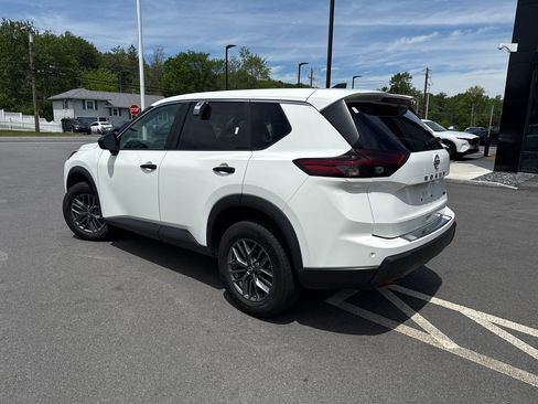 Used 2024 Nissan Rogue S AWD/4WD image 3