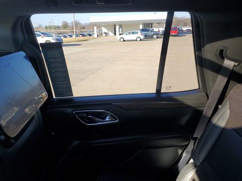 Certified 2021 Chevrolet Tahoe High Country w/ Premium Package image 12