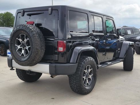 Used 2013 Jeep Wrangler Unlimited Sahara w/ Connectivity Group AWD/4WD image 4