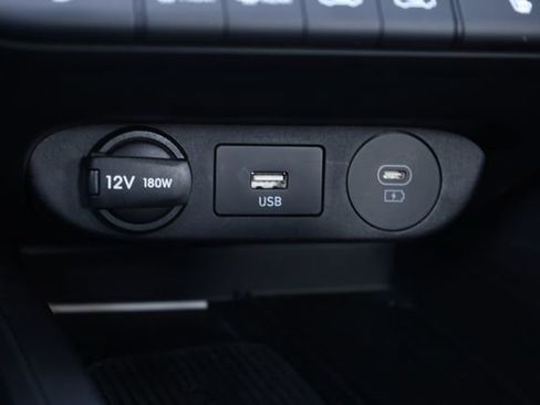 Used 2024 Hyundai Elantra SEL w/ Convenience Package image 22