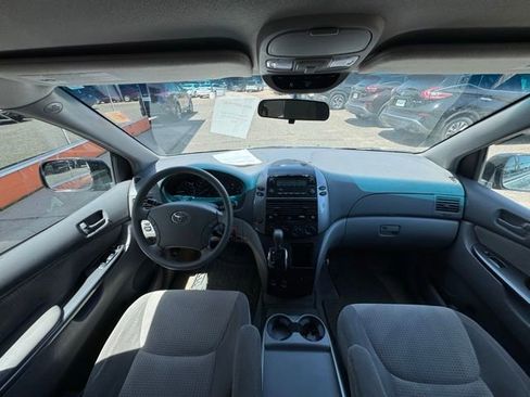 Used 2008 Toyota Sienna LE FWD image 18
