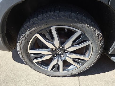 Used 2019 Honda Pilot Touring image 5