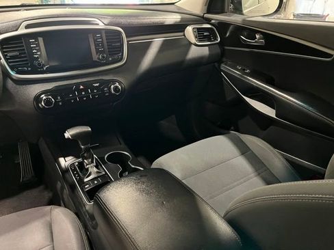 Used 2019 Kia Sorento AWD image 24