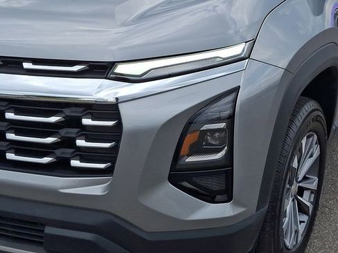Used 2026 Chevrolet Equinox LT FWD image 9