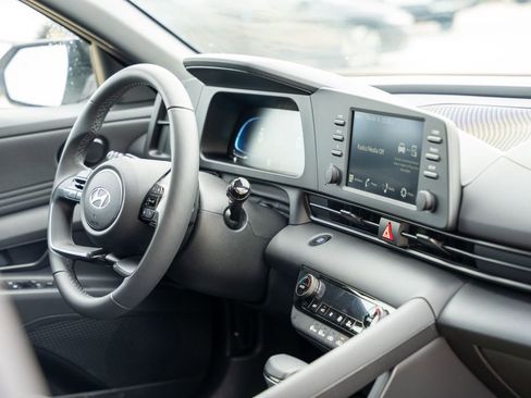 New 2025 Hyundai Elantra Sport image 11