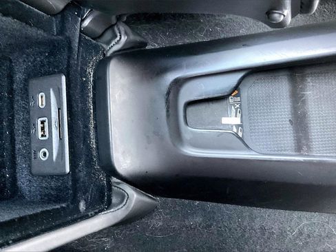 Used 2021 Chevrolet Corvette Stingray w/ Z51 Performance Package image 29