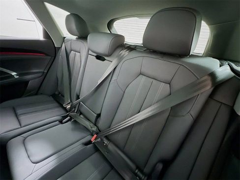 New 2025 Audi Q5 Prestige image 21