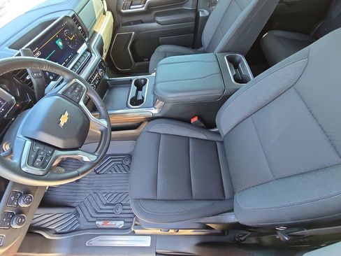 Used 2024 Chevrolet Silverado 2500 LT AWD/4WD image 16