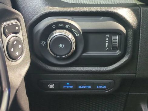 Used 2024 Jeep Wrangler Unlimited AWD/4WD image 16