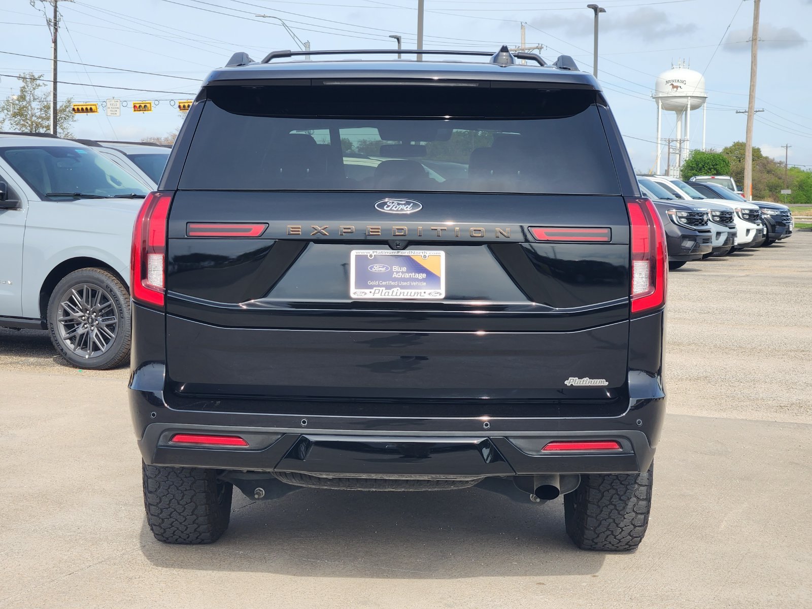Used 2025 Ford Expedition Tremor AWD/4WD image 8