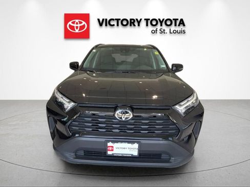 Used 2025 Toyota RAV4 XLE AWD/4WD image 8