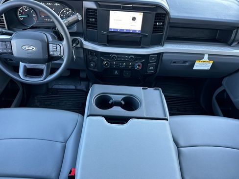 New 2026 Ford F250 XL w/ XL Chrome Package image 13