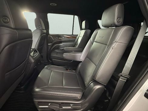 Used 2022 Cadillac Escalade Luxury image 30