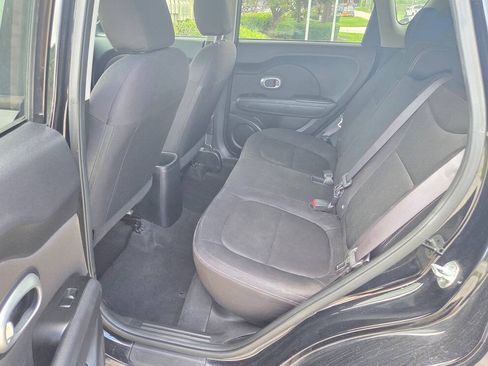 Used 2015 Kia Soul FWD image 13
