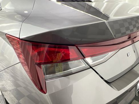 Used 2023 Hyundai Elantra SEL w/ Convenience Package image 16