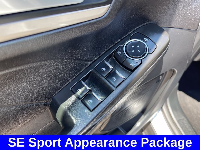 Used 2021 Ford Escape SE w/ SE Sport Appearance Package AWD/4WD image 11