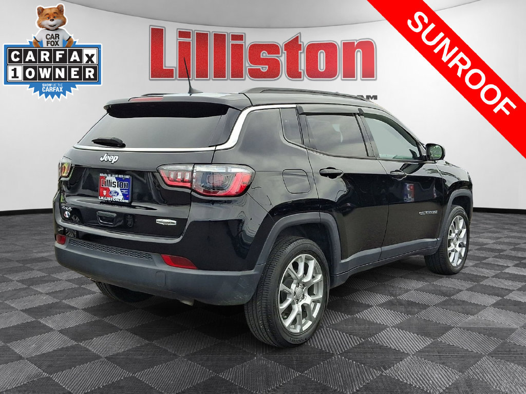 Used 2024 Jeep Compass Latitude w/ Sun and Sound Group AWD/4WD image 4