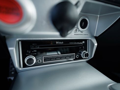 Used 2006 Ford GT image 75