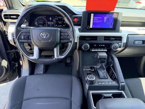 Used 2024 Toyota Tacoma TRD Off-Road AWD/4WD image 17