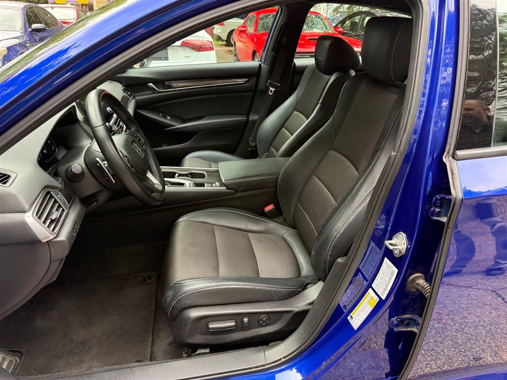 Used 2018 Honda Accord Sport image 9
