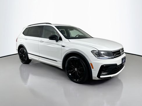 Certified 2021 Volkswagen Tiguan SE R-Line image 3
