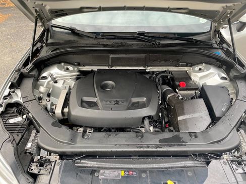 Used 2018 Volvo XC60 T5 Momentum w/ Vision Package image 62