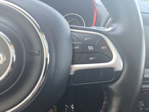 Used 2019 Jeep Compass Trailhawk w/ Leather Interior Group AWD/4WD image 20