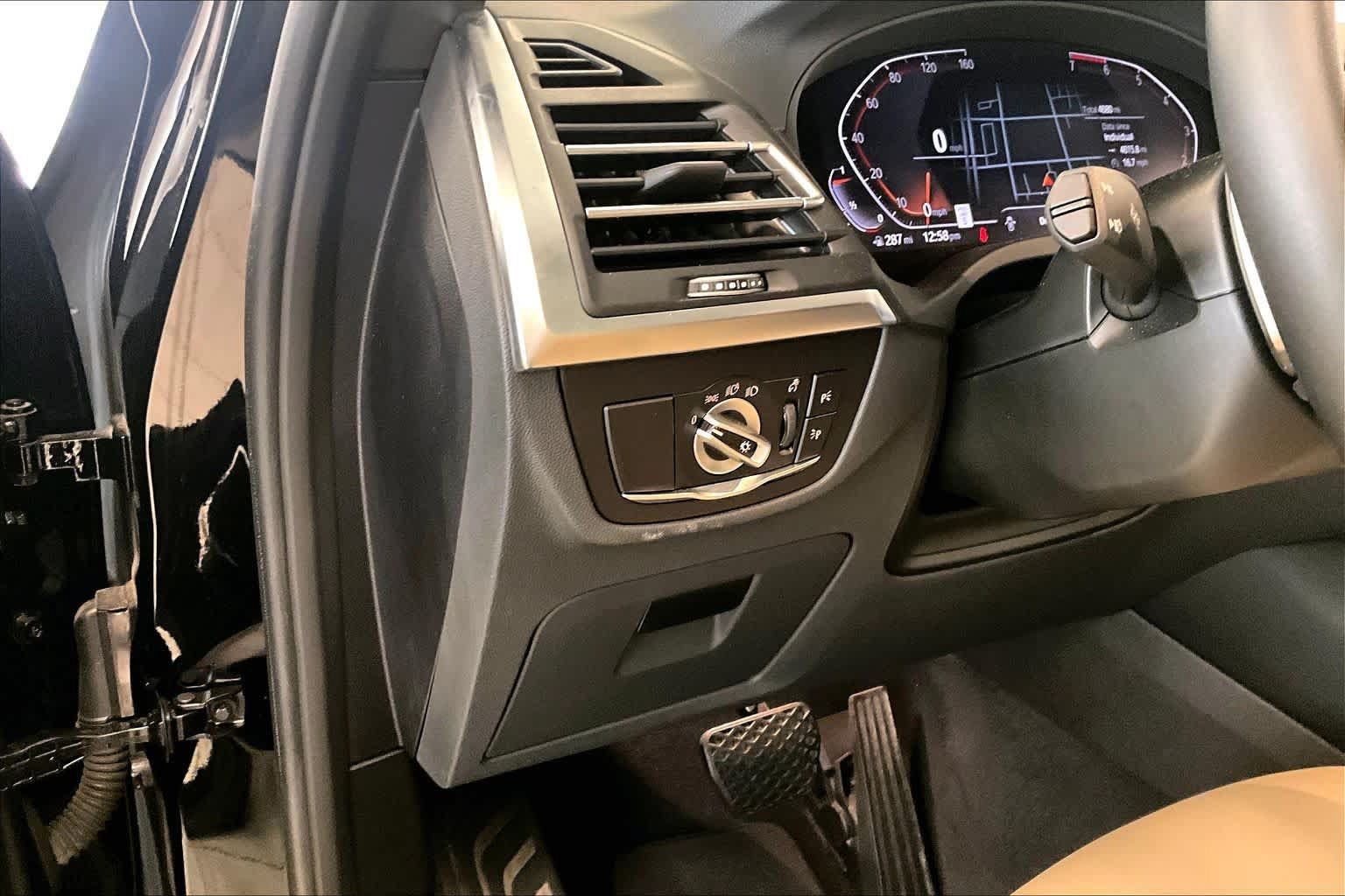 Used 2024 BMW X3 sDrive30i w/ Premium Package w/ZPA RWD image 31