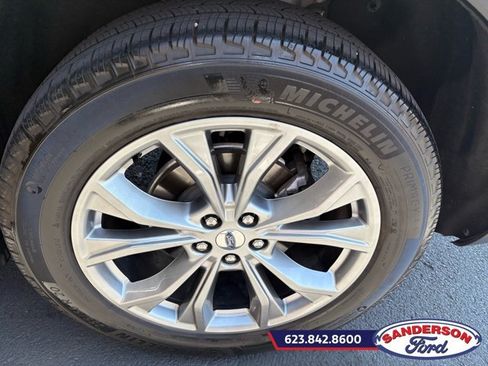 Used 2022 Ford Explorer XLT w/ Equipment Group 202A AWD/4WD image 10