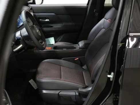 New 2026 Nissan Kicks SR w/ Illumination Package FWD image 8