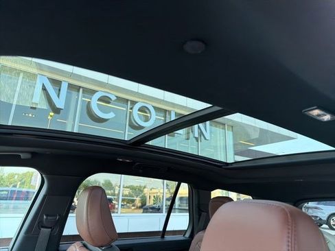 Used 2025 Lincoln Aviator Reserve w/ Illumination Package RWD image 12