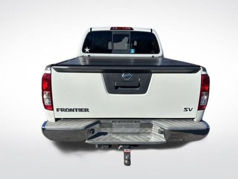 Used 2016 Nissan Frontier SV image 4