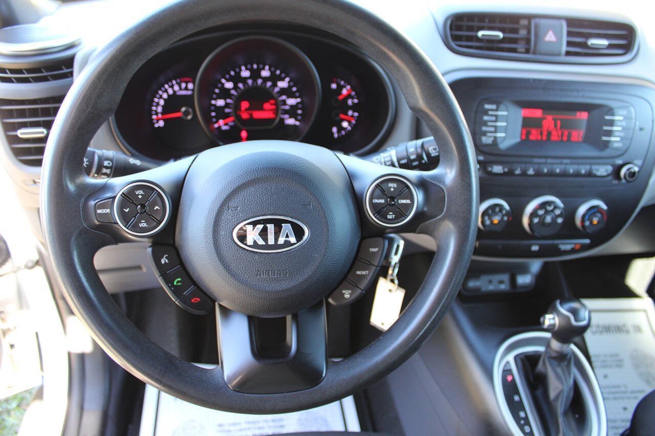 Used 2014 Kia Soul FWD image 23