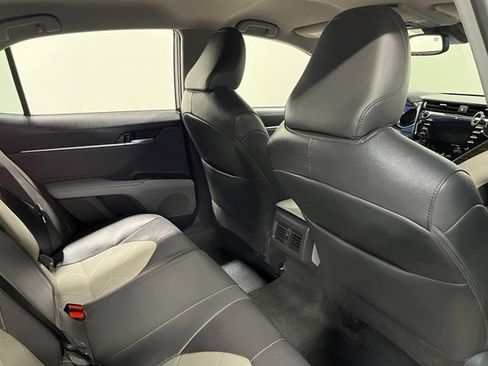 Used 2018 Toyota Camry XLE w/ Audio Package FWD image 14