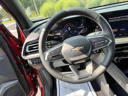 New 2027 Chevrolet Traverse LT w/ Driver Confidence Package AWD/4WD image 13