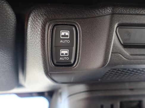 Used 2025 Jeep Wrangler Unlimited Sport AWD/4WD image 25