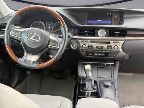 Used 2018 Lexus ES 350 w/ Premier Package FWD image 19
