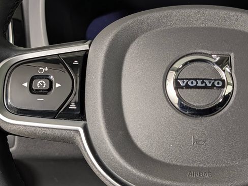 Used 2025 Volvo XC60 B5 Plus AWD/4WD image 36