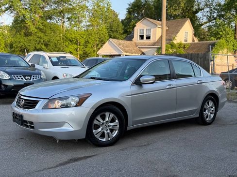 Used 2009 Honda Accord LX-P image 2