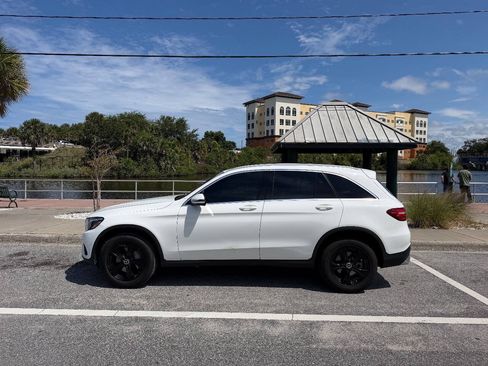 Used 2018 Mercedes-Benz GLC 300 image 7
