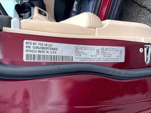 Used 2023 Jeep Grand Cherokee Limited image 31