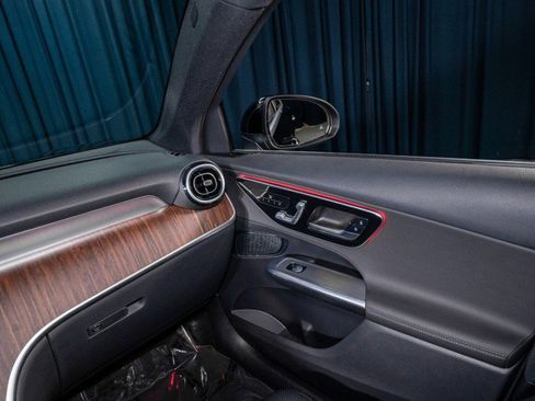 Certified 2026 Mercedes-Benz GLC 300 image 21