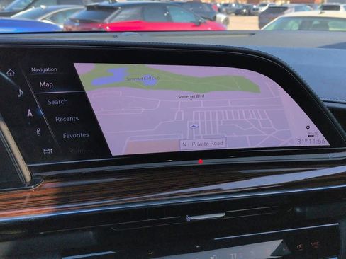 Used 2022 Cadillac Escalade ESV Premium Luxury image 31