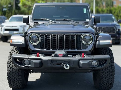 Used 2025 Jeep Wrangler Unlimited Rubicon AWD/4WD image 8