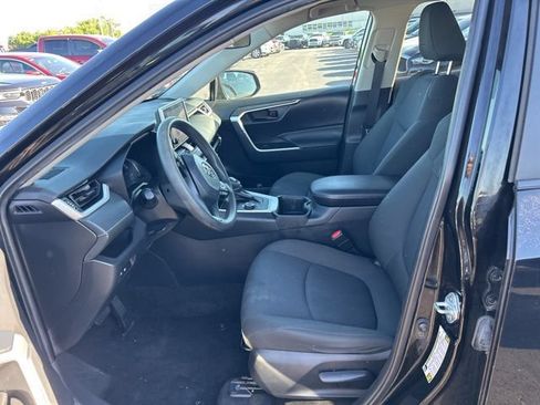 Used 2023 Toyota RAV4 LE AWD/4WD image 7