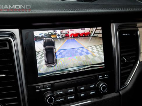 Used 2018 Porsche Macan Turbo image 71