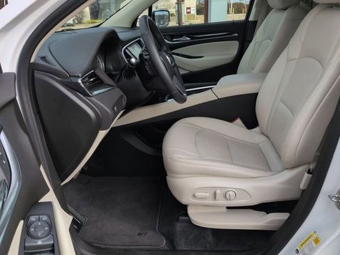 Used 2022 Buick Enclave Essence w/ Sound and Sites Package image 17