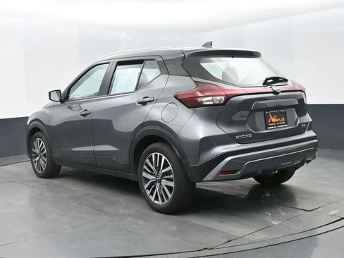 Used 2024 Nissan Kicks SV image 9