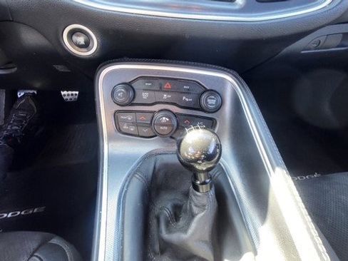 Used 2015 Dodge Challenger R/T Scat Pack w/ Scat Pack Appearance Package RWD image 5